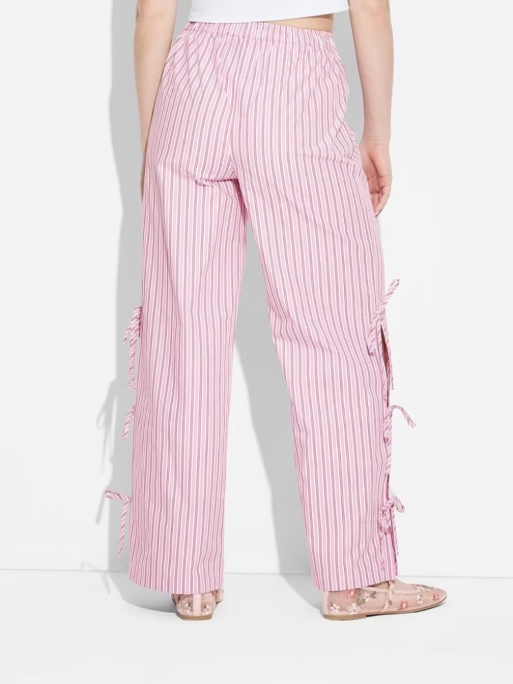 Pink Pants With Bows - Picture 2 of 5